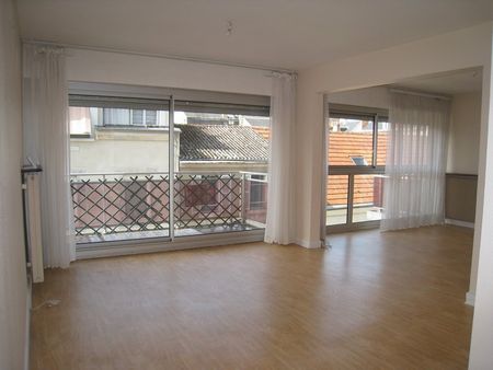 Location Appartement 4 pièces 71m² ORLEANS 45000 - Photo 2