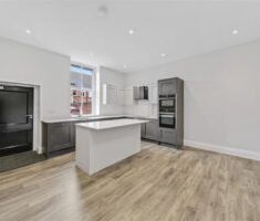 1 BEDROOM Apartment - Ground Floor - Photo 3