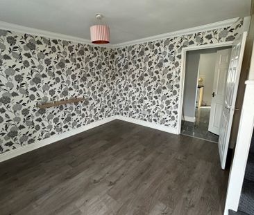 2 bedroom house to rent James Holt Avenue, L32 - Photo 1