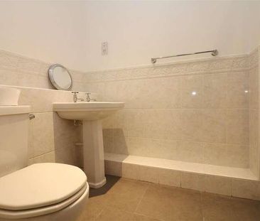 Martinique Square, Bowling Green Street, Warwick, CV34 - Photo 5