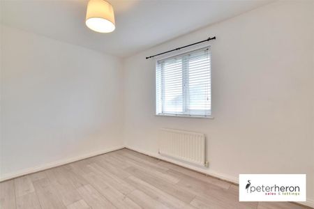 2 bedroom terraced house to rent - Photo 4