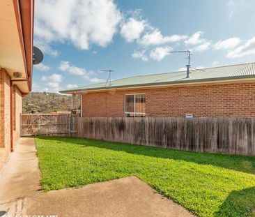IMPRESSIVE FAMILY HOME IN CULDESAC LOCATION - Photo 1