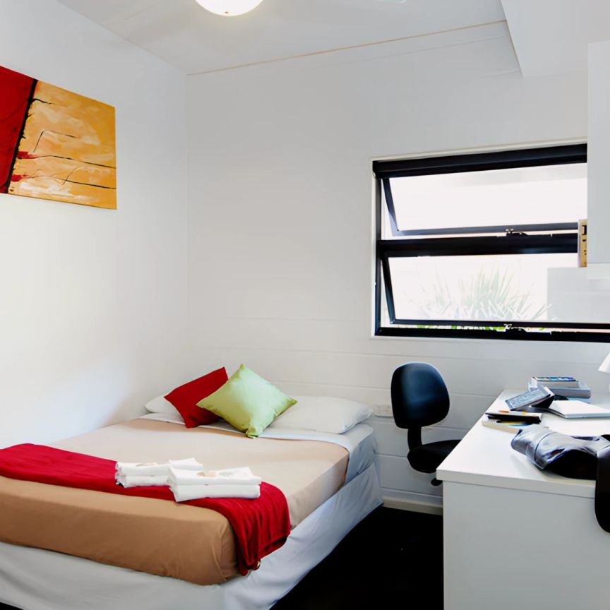 6 Bedrooms Apartment - Photo 1