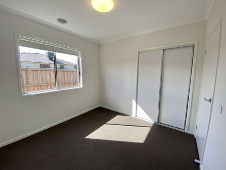 Fantastic floorplan in a convenient location! - Photo 5