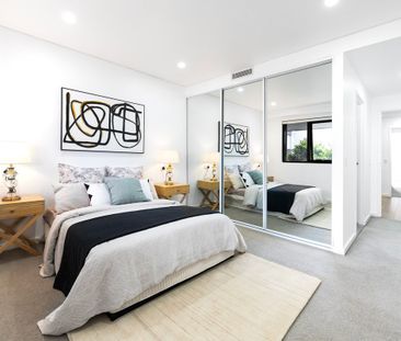 Townhouse-Style Split-Level w Three-Bedrooms & Three Bathroom - Photo 3
