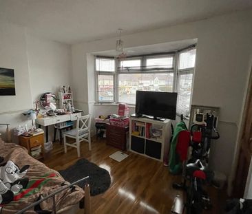 3 Bed Terraced House, Spring Hill, BS15 - Photo 4