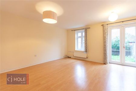 3 bedroom semi-detached house to rent - Photo 3