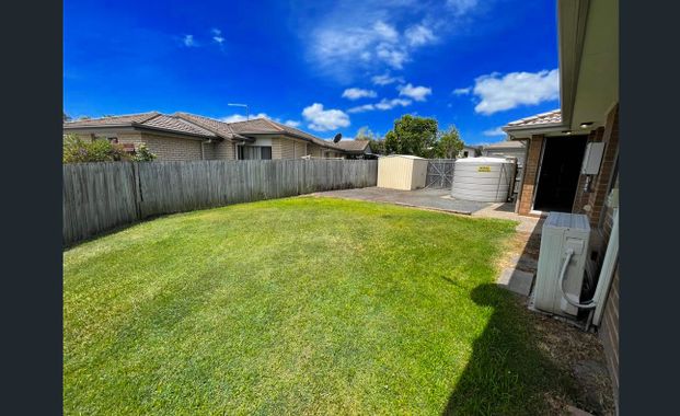 52 Ravensbourne Circuit, Waterford, QLD 4133 - Photo 1