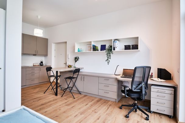 Clever Living - Photo 1