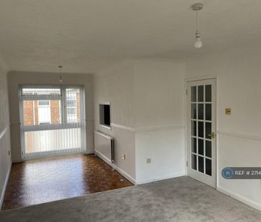 2 bedroom flat to rent - Photo 2