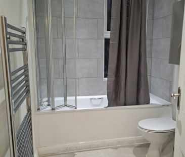 Room in a Shared House, Kemerton Road, CR0 - Photo 5