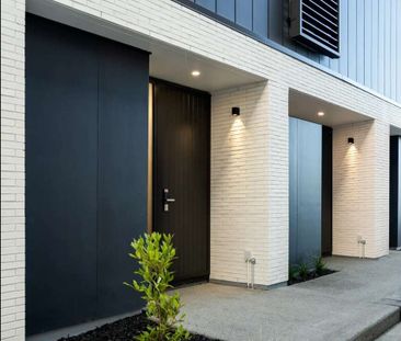 Modern Living in Flat Bush - Brand-New Terrace Home - Photo 6