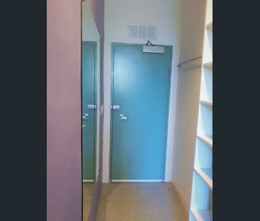 Sunny and private North Newtown 1 bedroom apartment - Photo 4