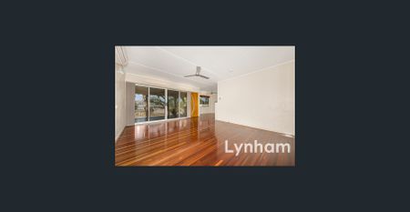 Large Renovated High-Set 3 Bedroom Home - Photo 2