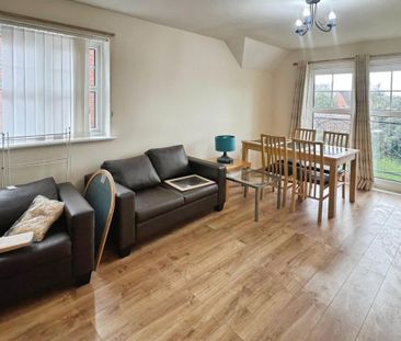 2 bedroom flat to rent - Photo 2