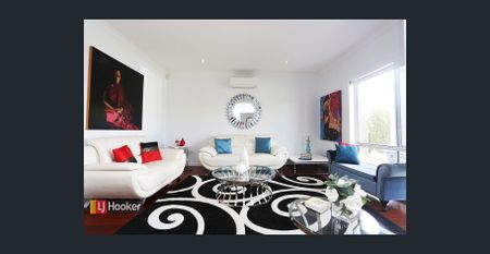 MAGNIFICENT FAMILY HOME WITH LUXURY FINISHES & RESORT-STYLE POOL - Photo 3