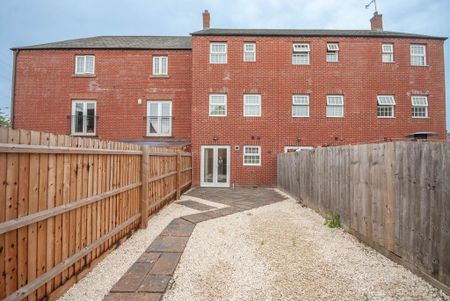 3 bedroom terraced house to rent - Photo 2