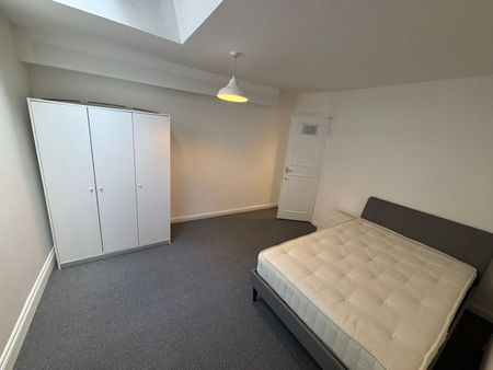 Room in a Shared Flat, Endlesham Road, SW12 - Photo 4
