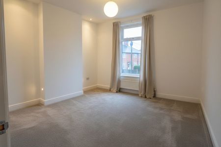 2 Bed Semi-Detached House, Tissington Road, NG7 - Photo 2