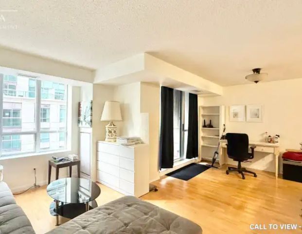 705-140 Simcoe St, Toronto, Ontario M5H 4E9 | 140 Simcoe Street, Toronto - Photo 1