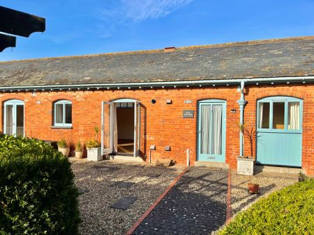 2 bedroom Two Bedroom Property to rent - Photo 5