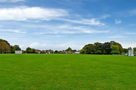 A beautifully presented detached home with private driveway, double garage and fully furnished interiors including five bedrooms in village setting - Photo 4