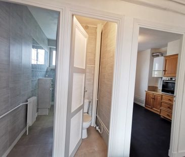 Location Appartement 4 pièces 65m² CLERMONT FERRAND 63100 - Photo 2