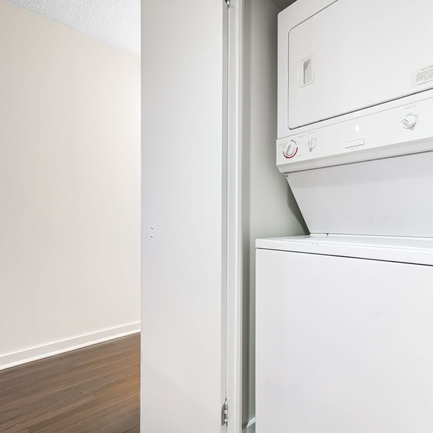 For Lease - 208 Queens Quay Unit# 1204, Toronto, Ontario - Photo 1