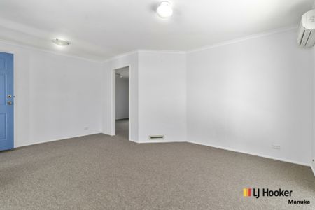 12B Eggleston Crescent, Chifley ACT, Belconnen - Photo 3
