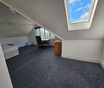 9 Bed Student Accommodation - Photo 5