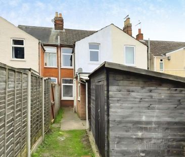 3 bedroom terraced house to rent - Photo 2