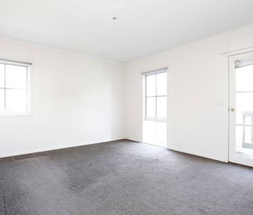 12 Neale Street, Kensington VIC 3031 - Photo 1