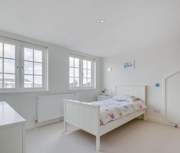 4 bedroom terraced house to rent - Photo 6