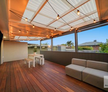 Stylish Family Home in Quiet Tullamarine Court - Photo 5