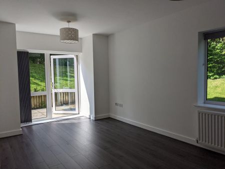 3 bedroom flat to rent - Photo 5