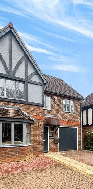 6 bedroom detached house to rent, - Photo 1