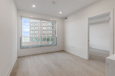 For Lease - 31 York Garden Way Unit# 602, Toronto, Ontario - Photo 2