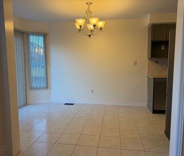 For Lease - 3910 Stardust Drive, Mississauga, Ontario - Photo 4