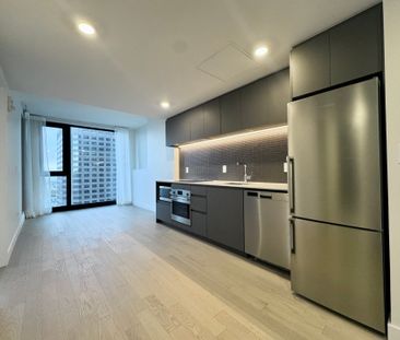 Condo for rent, Montréal (Ville-Marie) - Photo 2