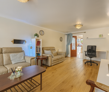 4 bedroom semi-detached house to rent - Photo 3
