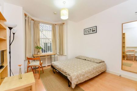Flat 10 Fairholme Road, West Kensington W14 9JZ - Photo 3