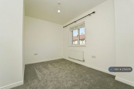 4 bedroom detached house to rent - Photo 2