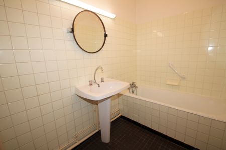 Location Appartement 2 pièces 53m² DECIZE 58300 - Photo 4