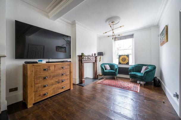 3 bedroom end of terrace house to rent - Photo 1
