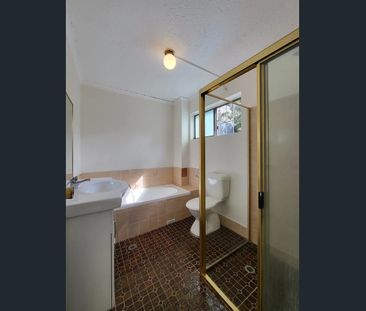 SPACIOUS TOWN-HOUSE STYLES APARTMENT IN PRIME LOCATION, ~ with Nice... - Photo 6