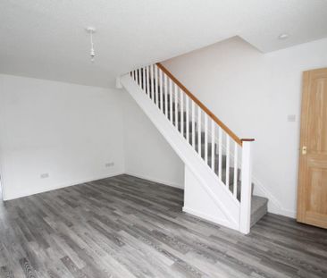 2 bedroom end of terrace house to rent - Photo 3