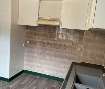 2 pièces, 48m² en location à Saint Yrieix La Perche - 410 € par mois - Photo 2