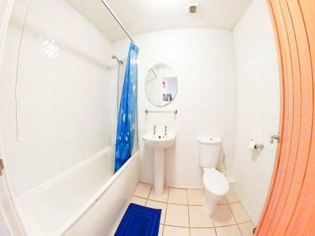 6 bedroom house to rent - Photo 4