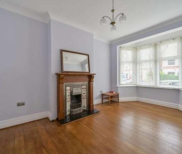 Ravensbury Road, Southfields, SW18 - Photo 3