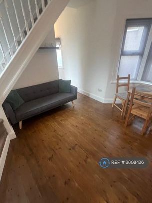 2 bedroom maisonette to rent - Photo 1